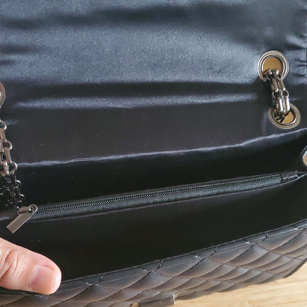 Black‎ Quilted Shoulder Bag - Picture 3 of 8